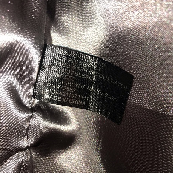 Trendy Faux Ostrich Vest, Size L - Picture 5 of 7